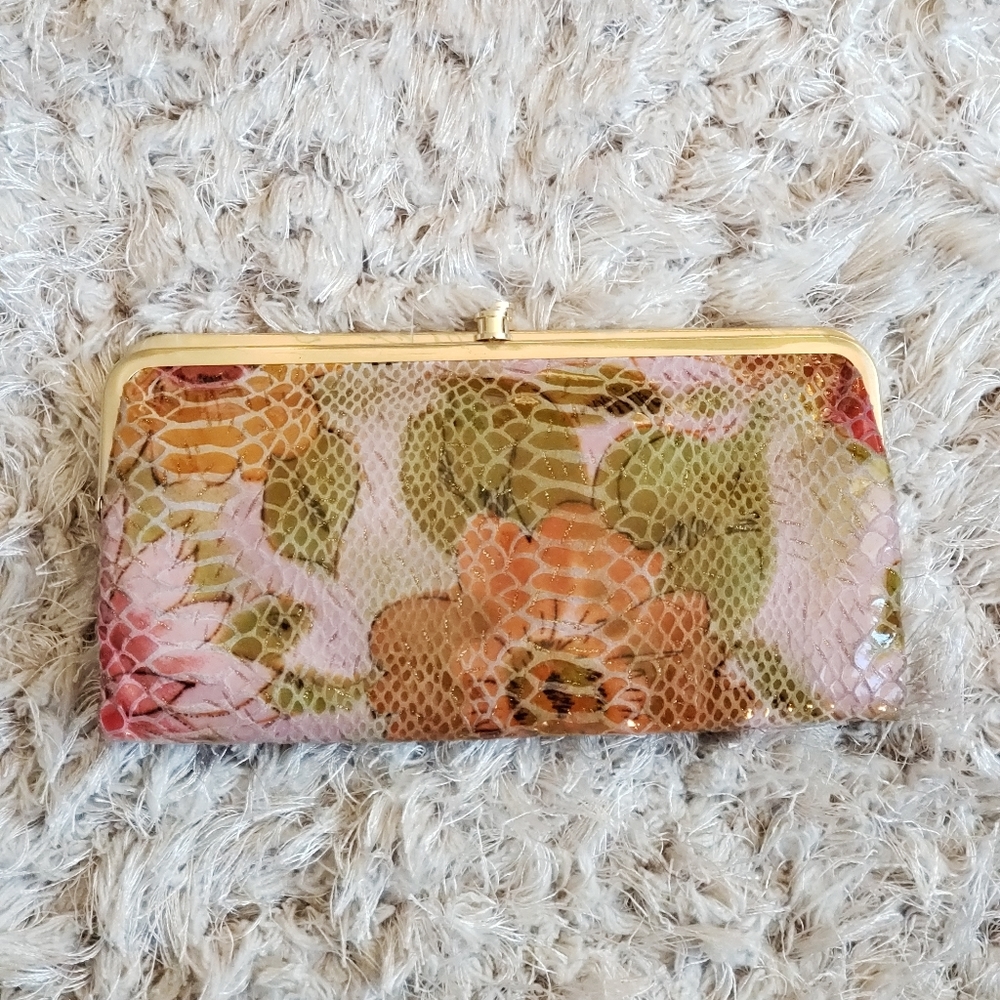 Hobo Lauren Clutch Wallet - like new!